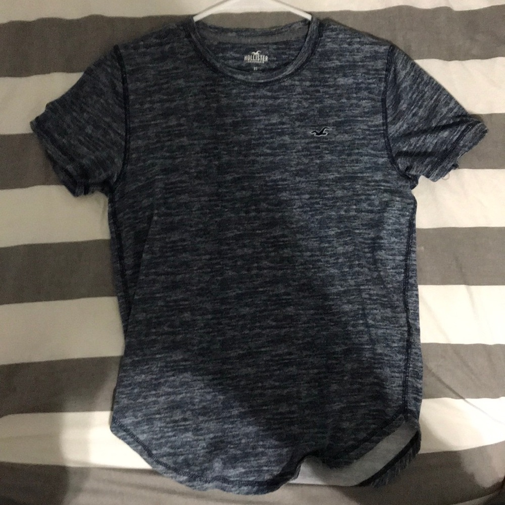 Hollister t shirt